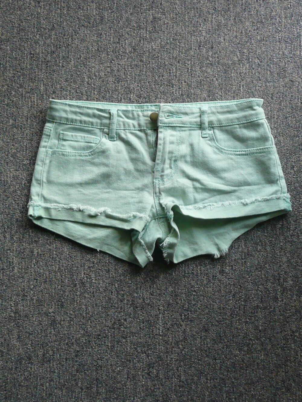 Women's Forever 21 green shorts Size 24  distressed hem